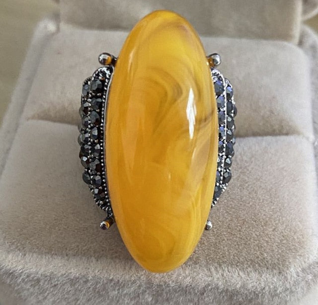 Oval  Stone Ring Vintage - Neshaí Fashion & More